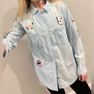 RAILS Carter light denim shirt size LARGE with appliqué patches